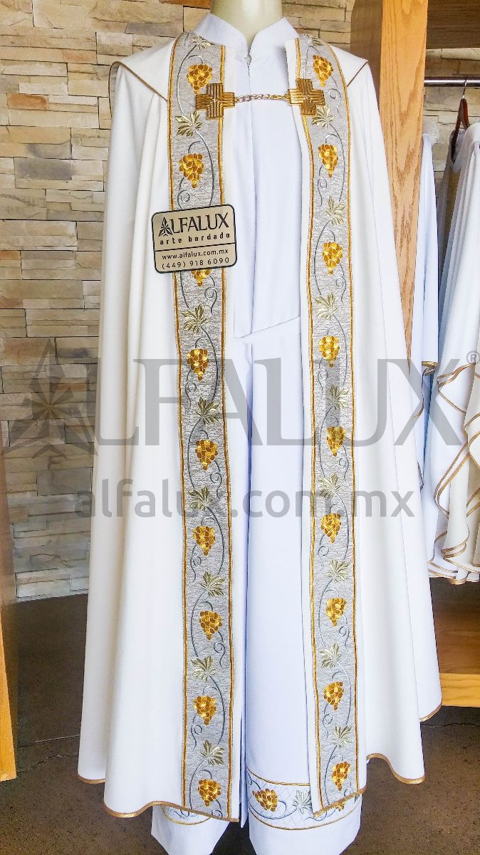 03 UVAS Capa Brocado blanco 93